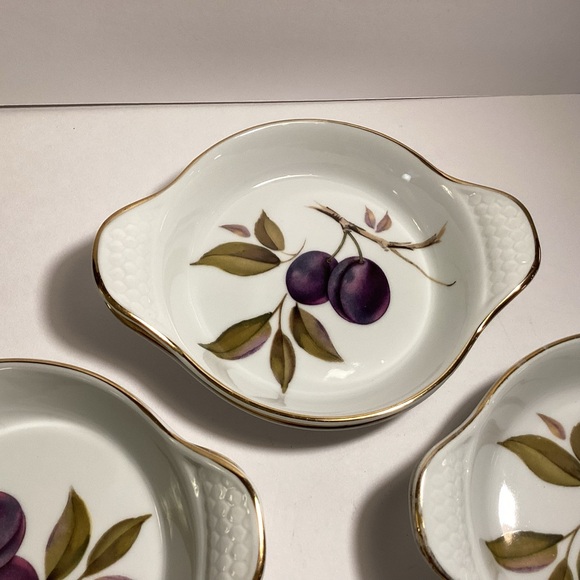 Set of 8 Royal Worcester, Evesham tab handle serving dishes - Picture 2 of 7